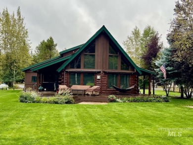 Turn-key McCall Golf Course log home on nearly 1/2 acre! Fully on McCall Municipal Golf Course in Idaho - for sale on GolfHomes.com, golf home, golf lot