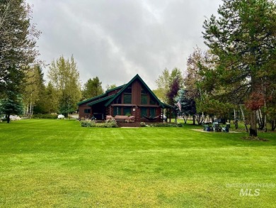 Turn-key McCall Golf Course log home on nearly 1/2 acre! Fully on McCall Municipal Golf Course in Idaho - for sale on GolfHomes.com, golf home, golf lot