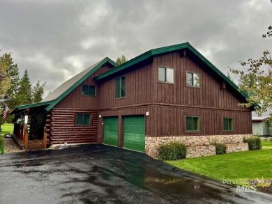 Turn-key McCall Golf Course log home on nearly 1/2 acre! Fully on McCall Municipal Golf Course in Idaho - for sale on GolfHomes.com, golf home, golf lot