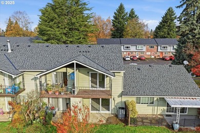 Modern Townhouse with Stunning Golf Course Views. Move-In Ready! on Gresham Golf Course in Oregon - for sale on GolfHomes.com, golf home, golf lot