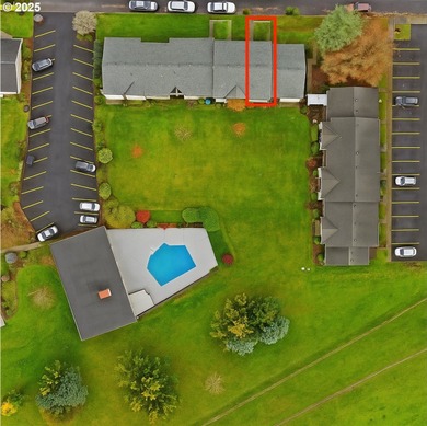 Modern Townhouse with Stunning Golf Course Views. Move-In Ready! on Gresham Golf Course in Oregon - for sale on GolfHomes.com, golf home, golf lot