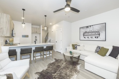 This great 2-bedroom 1.5 bath townhome is everything you need in on Headwaters Golf Course At Granby Ranch in Colorado - for sale on GolfHomes.com, golf home, golf lot