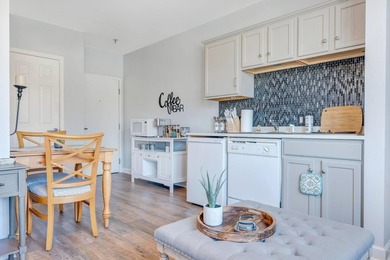 Beautifully updated Studio at The Pointe in Mariners Landing  A on Mariners Landing Golf and Country Club in Virginia - for sale on GolfHomes.com, golf home, golf lot