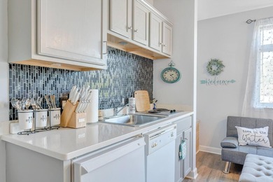 Beautifully updated Studio at The Pointe in Mariners Landing  A on Mariners Landing Golf and Country Club in Virginia - for sale on GolfHomes.com, golf home, golf lot