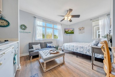 Beautifully updated Studio at The Pointe in Mariners Landing  A on Mariners Landing Golf and Country Club in Virginia - for sale on GolfHomes.com, golf home, golf lot