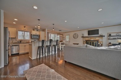 A FULLY FURNISHED -TURN KEY-HOME FOR ALL SEASONS IN AMENITY on Split Rock Resort and Country Club in Pennsylvania - for sale on GolfHomes.com, golf home, golf lot