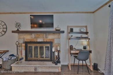 A FULLY FURNISHED -TURN KEY-HOME FOR ALL SEASONS IN AMENITY on Split Rock Resort and Country Club in Pennsylvania - for sale on GolfHomes.com, golf home, golf lot