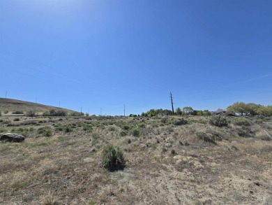Enjoy building your dream home on this excellent 1.3 Ac building on Clear Lake Country Club in Idaho - for sale on GolfHomes.com, golf home, golf lot