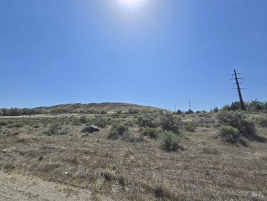 Enjoy building your dream home on this excellent 1.3 Ac building on Clear Lake Country Club in Idaho - for sale on GolfHomes.com, golf home, golf lot