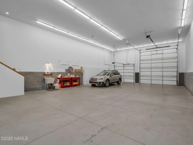 Absolutely meticulously maintained property right on the golf on  in Arizona - for sale on GolfHomes.com, golf home, golf lot