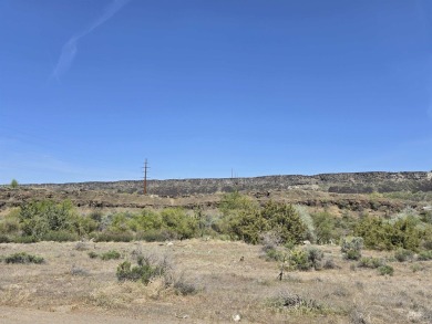 Enjoy building your dream home on this excellent 1.3 Ac building on Clear Lake Country Club in Idaho - for sale on GolfHomes.com, golf home, golf lot