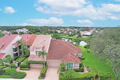 Fabulous end unit updated in 2018 with new baths, kitchen on Frenchmans Creek Country Club in Florida - for sale on GolfHomes.com, golf home, golf lot