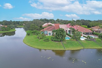 Fabulous end unit updated in 2018 with new baths, kitchen on Frenchmans Creek Country Club in Florida - for sale on GolfHomes.com, golf home, golf lot