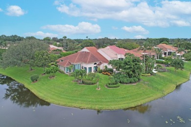 Fabulous end unit updated in 2018 with new baths, kitchen on Frenchmans Creek Country Club in Florida - for sale on GolfHomes.com, golf home, golf lot