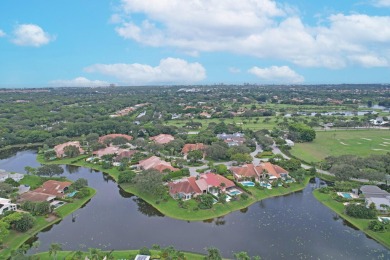 Fabulous end unit updated in 2018 with new baths, kitchen on Frenchmans Creek Country Club in Florida - for sale on GolfHomes.com, golf home, golf lot