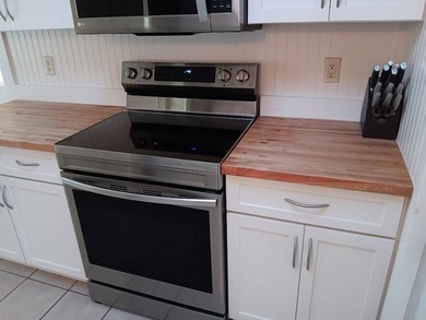 Discover carefree living in this beautiful 2-bedroom, 2-bath on Four Lakes Golf Club in Florida - for sale on GolfHomes.com, golf home, golf lot