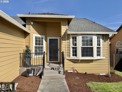 Discover comfort and the convenience of single level living with on Orchard Hills Country Club in Washington - for sale on GolfHomes.com, golf home, golf lot