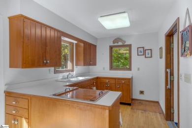 Don't miss your opportunity to own a well maintained home in the on The Trail At Chickasaw Pointe in South Carolina - for sale on GolfHomes.com, golf home, golf lot