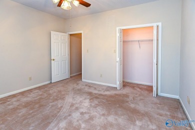 Welcome to this adorable 2 bedroom, 2 full bath townhouse.  This on Point Mallard Golf Course in Alabama - for sale on GolfHomes.com, golf home, golf lot