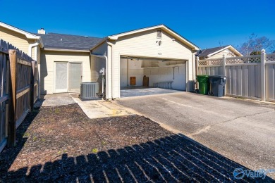 Welcome to this adorable 2 bedroom, 2 full bath townhouse.  This on Point Mallard Golf Course in Alabama - for sale on GolfHomes.com, golf home, golf lot