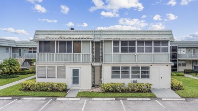 Welcome to this well-maintained 55+ unit In Kings Point Gated on Kings Point Golf -Flanders Way in Florida - for sale on GolfHomes.com, golf home, golf lot