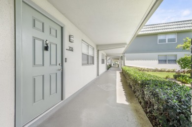 Welcome to this well-maintained 55+ unit In Kings Point Gated on Kings Point Golf -Flanders Way in Florida - for sale on GolfHomes.com, golf home, golf lot