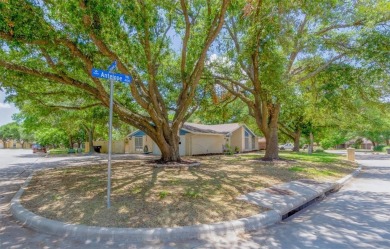 Beautifully updated home on a spacious corner lot, conveniently on Sammons Golf Links in Texas - for sale on GolfHomes.com, golf home, golf lot