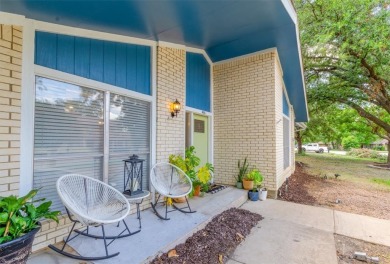 Beautifully updated home on a spacious corner lot, conveniently on Sammons Golf Links in Texas - for sale on GolfHomes.com, golf home, golf lot