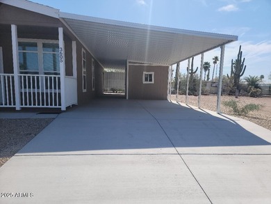 This is a beautiful new build 3 bedroom 2 bath home. Laminate on 3 Parks Fairways in Arizona - for sale on GolfHomes.com, golf home, golf lot