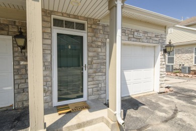 Turn-key 1BR/1BA + den end-unit condo in Pewaukee's popular on Willow Run Golf Club in Wisconsin - for sale on GolfHomes.com, golf home, golf lot