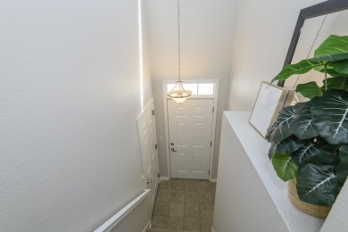 Turn-key 1BR/1BA + den end-unit condo in Pewaukee's popular on Willow Run Golf Club in Wisconsin - for sale on GolfHomes.com, golf home, golf lot