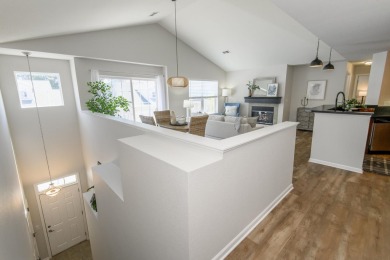 Turn-key 1BR/1BA + den end-unit condo in Pewaukee's popular on Willow Run Golf Club in Wisconsin - for sale on GolfHomes.com, golf home, golf lot