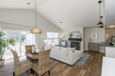 Turn-key 1BR/1BA + den end-unit condo in Pewaukee's popular on Willow Run Golf Club in Wisconsin - for sale on GolfHomes.com, golf home, golf lot
