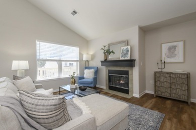 Turn-key 1BR/1BA + den end-unit condo in Pewaukee's popular on Willow Run Golf Club in Wisconsin - for sale on GolfHomes.com, golf home, golf lot