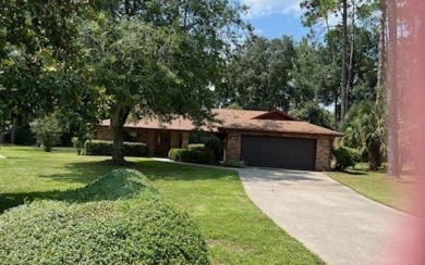 124343- Gorgeous 3/2 bath brick home in the Country Club. With a on Country Club At Lake City in Florida - for sale on GolfHomes.com, golf home, golf lot