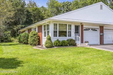 Welcome Home! Move-in ready and located on a quiet cul-de-sac on Keswick Village Golf Course in New Jersey - for sale on GolfHomes.com, golf home, golf lot
