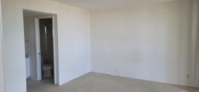 : 2/2 UNIT, OPEN KITCHEN, PANTRY & BREAKFAST AREA, TILED DINING on The President Country Club in Florida - for sale on GolfHomes.com, golf home, golf lot