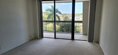 : 2/2 UNIT, OPEN KITCHEN, PANTRY & BREAKFAST AREA, TILED DINING on The President Country Club in Florida - for sale on GolfHomes.com, golf home, golf lot