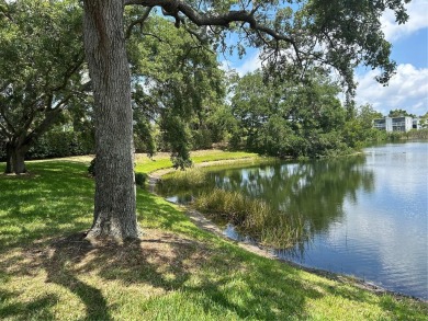 Welcome to this spacious condo located in the desirable on Clearwater Executive Golf Course in Florida - for sale on GolfHomes.com, golf home, golf lot