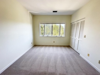 This is an estate sale.  Property is not owner occupied- it is on The Seabrook Island Club in South Carolina - for sale on GolfHomes.com, golf home, golf lot