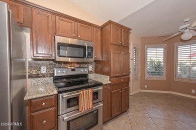 Light& bright! 2 bedrooms,2 baths,end unit casita. Diagonal tile on Westbrook Village / Vista Golf Course in Arizona - for sale on GolfHomes.com, golf home, golf lot