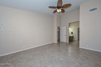 Light& bright! 2 bedrooms,2 baths,end unit casita. Diagonal tile on Westbrook Village / Vista Golf Course in Arizona - for sale on GolfHomes.com, golf home, golf lot