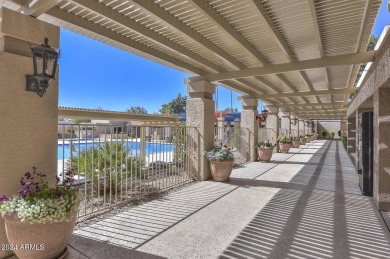 Light& bright! 2 bedrooms,2 baths,end unit casita. Diagonal tile on Westbrook Village / Vista Golf Course in Arizona - for sale on GolfHomes.com, golf home, golf lot