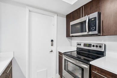 Welcome to this charming and worry-free 2-bedroom, 1-bath on Leisureville Community Golf Course in Florida - for sale on GolfHomes.com, golf home, golf lot