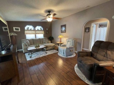 This three-bed, two-bath beauty is spacious and clean with on Four Lakes Golf Club in Florida - for sale on GolfHomes.com, golf home, golf lot