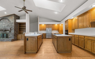 Lake Cortez WATERFRONT! 3Bed+Den/3.5Bath - Great Opportunity to on Cortez Golf Course in Arkansas - for sale on GolfHomes.com, golf home, golf lot