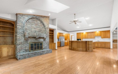Lake Cortez WATERFRONT! 3Bed+Den/3.5Bath - Great Opportunity to on Cortez Golf Course in Arkansas - for sale on GolfHomes.com, golf home, golf lot