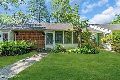 Move in Ready! Welcome to easy living in the highly sought-after on Greenbriar Woodlands in New Jersey - for sale on GolfHomes.com, golf home, golf lot