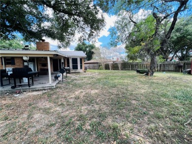 This 3-bedroom 2 bath, open concept home, has 2 living areas on Alice Municipal Golf Course in Texas - for sale on GolfHomes.com, golf home, golf lot