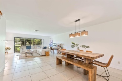 Bright and Spacious 2 Bed +Den/2.5 Bath Townhouse in beautiful on  in Florida - for sale on GolfHomes.com, golf home, golf lot